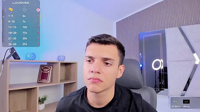 JacobRoberts1 online show from November 2025 08:31:01 PM