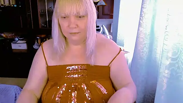 Snapshot of FlowerButterf chatting on March 2026 10:43:01 AM FlowerButterf online show from March 2026 10:43:01 AM