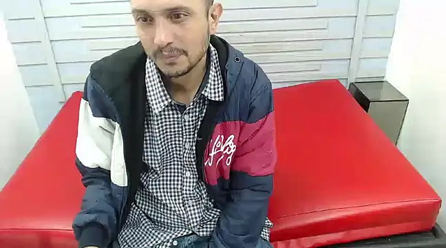 JhonTorres018 online show from February 2025 07:15:02 PM