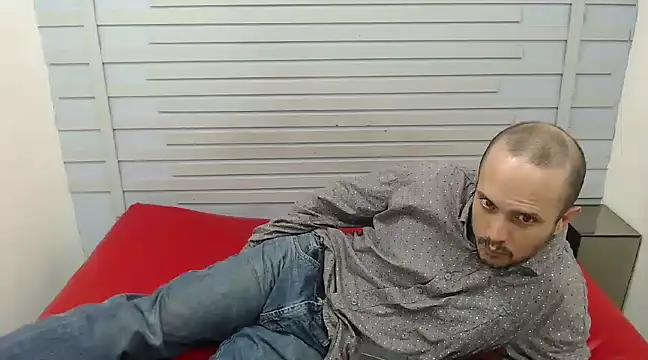 JhonTorres018 online show from March 2025 10:21:01 PM