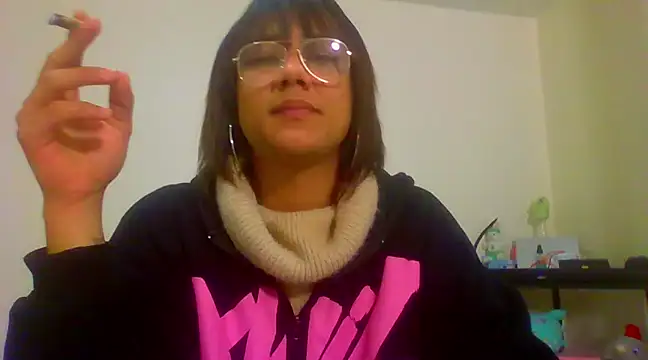 Snapshot of Queenblackx1 chatting on February 2025 06:24:02 PM Queenblackx1 online show from February 2025 06:24:02 PM