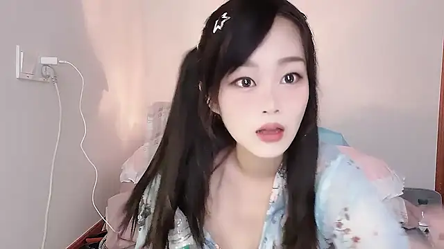 yueyue2003 online show from March 2025 02:15:02 PM