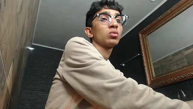 Martin Linares online show from March 2025 01:28:01 PM