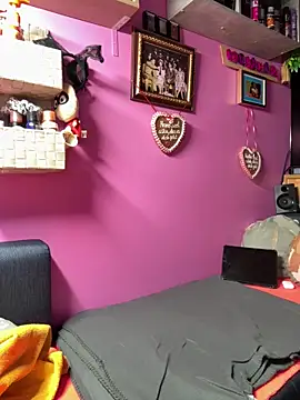 Snapshot of sexymelli18 chatting on November 2025 06:20:01 PM sexymelli18 online show from November 2025 06:20:01 PM