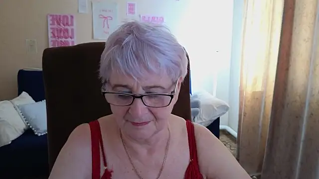 Snapshot of Sandra_Snowflake chatting on May 2026 12:35:02 PM Sandra Snowflake online show from May 2026 12:35:02 PM