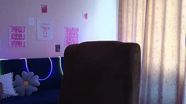 Snapshot of Sandra_Snowflake chatting on May 2026 12:02:01 PM Sandra Snowflake online show from May 2026 12:02:01 PM