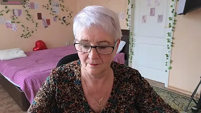 Snapshot of Sandra_Snowflake chatting on June 2026 11:35:01 AM Sandra Snowflake online show from June 2026 11:35:01 AM