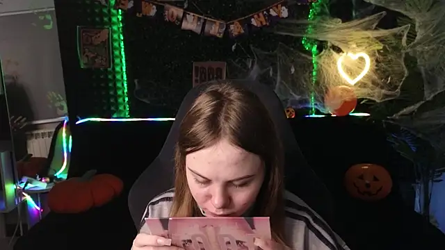 Dyna bae online show from October 2025 02:06:02 AM