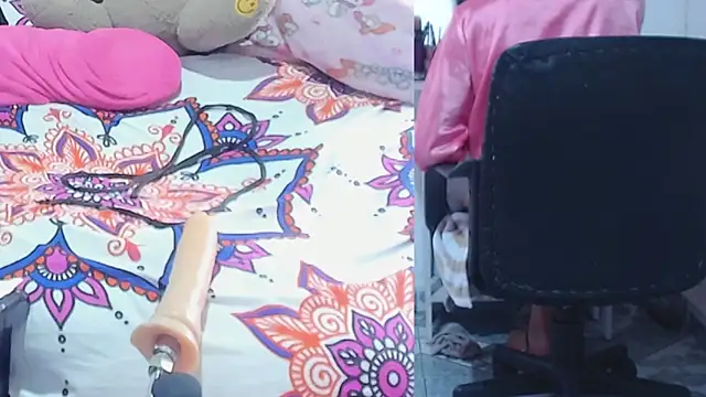 Snapshot of afroditacute15 chatting on November 2025 07:13:01 PM afroditacute15 online show from November 2025 07:13:01 PM