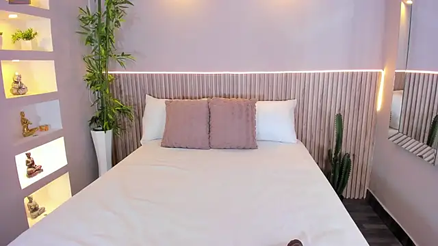 Snapshot of GeorginaReyes chatting on November 2025 10:56:01 PM GeorginaReyes online show from November 2025 10:56:01 PM