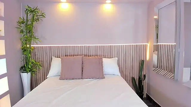 Snapshot of GeorginaReyes chatting on December 2025 10:48:02 PM GeorginaReyes online show from December 2025 10:48:02 PM