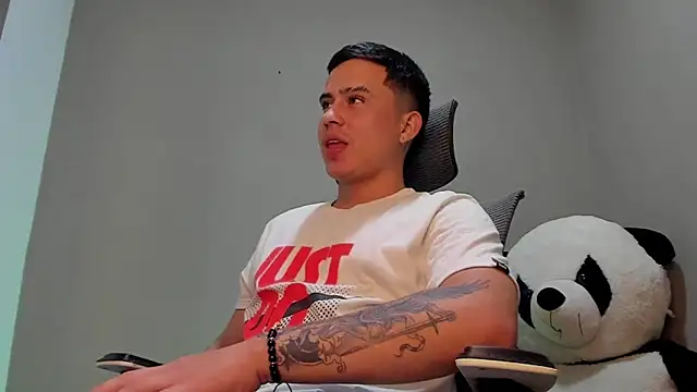 mattiwsmorris  online show from October 2025 01:17:01 AM