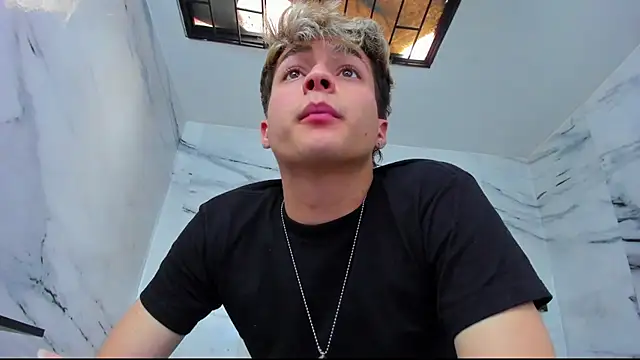 stonne69 online show from October 2025 06:10:01 PM