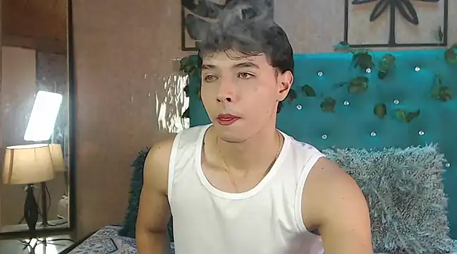 LiamAndrewzz online show from February 2025 06:42:01 PM