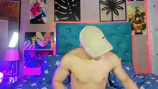 LiamAndrewzz online show from October 2025 09:32:02 PM