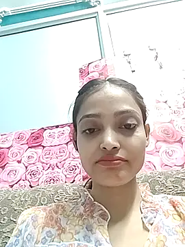 Kavyacute08 online show from November 2025 04:57:02 PM