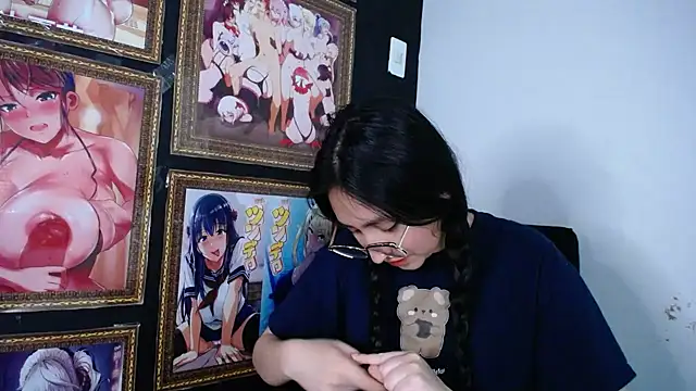 Arielle lov online show from March 2025 05:43:02 PM