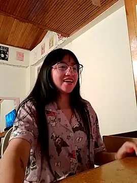 Arielle lov online show from October 2025 12:05:02 AM