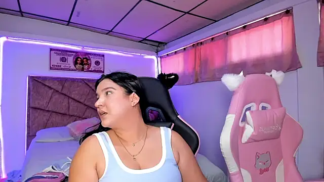 Cristal Smith20 online show from April 2026 04:09:01 PM