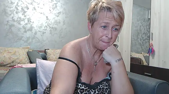 RosesandLillies online show from February 2025 06:27:02 PM