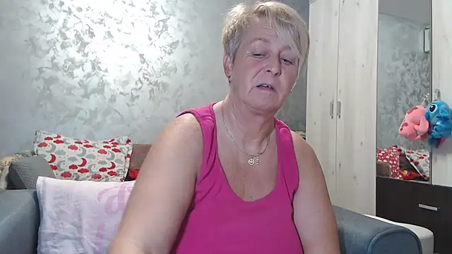 RosesandLillies online show from November 2025 05:46:02 PM