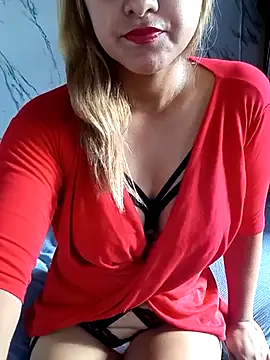 Snapshot of Dulcechocolate7 chatting on March 2025 01:07:01 PM Dulcechocolate7 online show from March 2025 01:07:01 PM