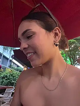 Alice surprise online show from November 2025 10:30:02 PM