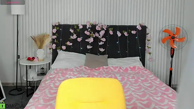 boozekirs  online show from October 2025 03:26:01 AM