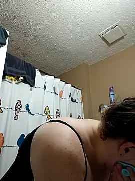 HTXBELLE online show from September 2025 12:20:01 PM