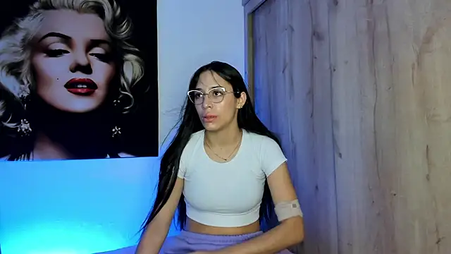 TANIA 06 online show from September 2025 01:24:02 PM