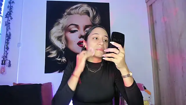 TANIA 06 online show from November 2025 01:10:02 PM