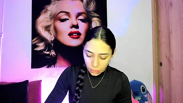 TANIA 06 online show from November 2025 01:17:02 PM