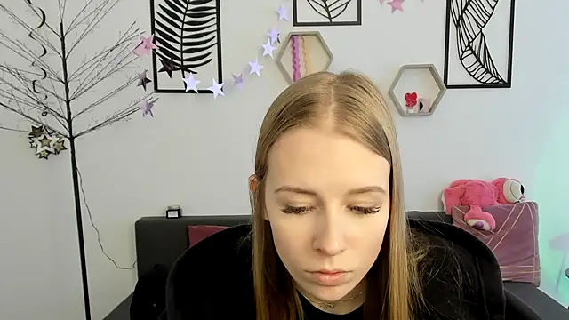 AnnNorriss online show from February 2025 09:39:02 AM