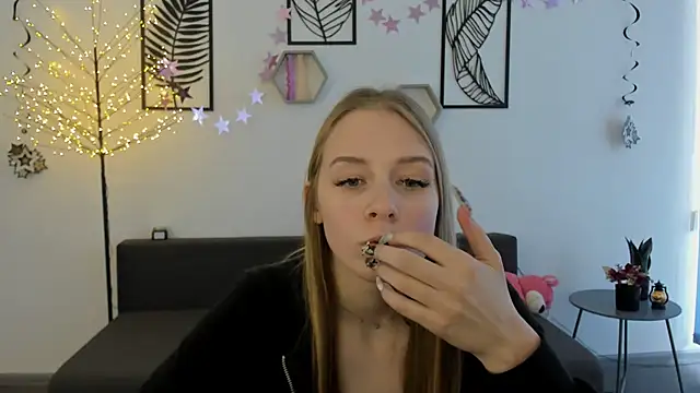 AnnNorriss online show from February 2025 12:27:02 PM