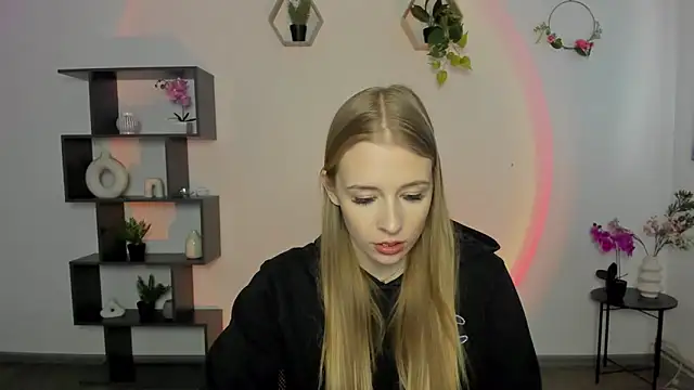 AnnNorriss online show from March 2025 01:08:01 PM