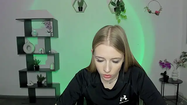 AnnNorriss online show from March 2025 04:22:01 PM