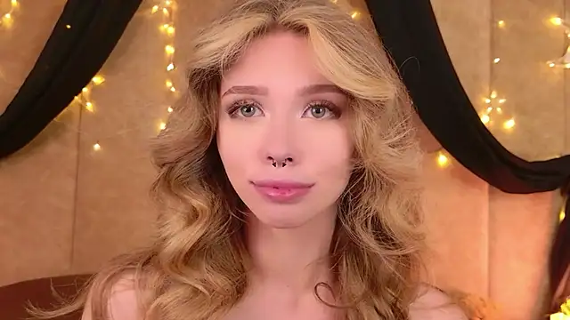 Snapshot of Sierra_Fane chatting on May 2026 05:59:01 AM Sierra Fane online show from May 2026 05:59:01 AM