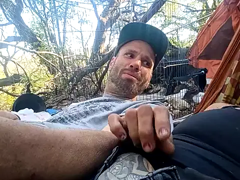 Snapshot of MfMwTrinity chatting on November 2025 09:27:02 PM MfMwTrinity online show from November 2025 09:27:02 PM