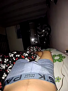 Snapshot of mikytoo chatting on December 2025 07:35:01 AM mikytoo online show from December 2025 07:35:01 AM