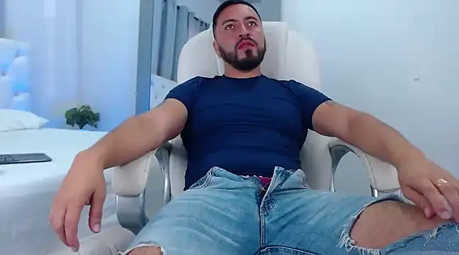 Snapshot of sebastian_colle chatting on February 2025 01:44:02 PM sebastian colle online show from February 2025 01:44:02 PM