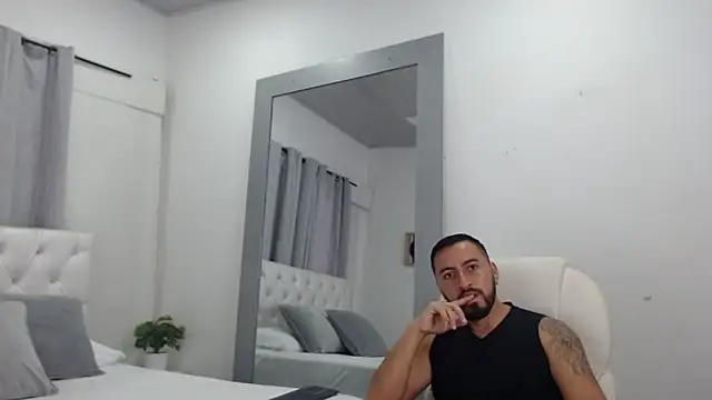 Snapshot of sebastian_colle chatting on February 2025 12:04:02 PM sebastian colle online show from February 2025 12:04:02 PM