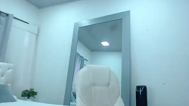 Snapshot of sebastian_colle chatting on February 2025 03:16:01 PM sebastian colle online show from February 2025 03:16:01 PM