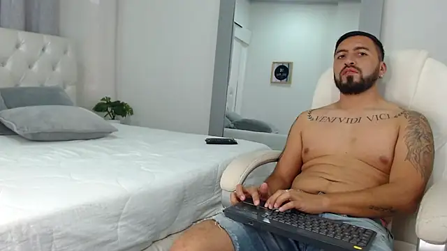 Snapshot of sebastian_colle chatting on February 2025 03:15:02 PM sebastian colle online show from February 2025 03:15:02 PM