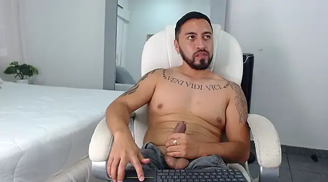 Snapshot of sebastian_colle chatting on February 2025 03:15:02 PM sebastian colle online show from February 2025 03:15:02 PM