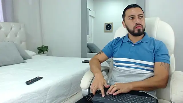 Snapshot of sebastian_colle chatting on March 2025 12:12:02 PM sebastian colle online show from March 2025 12:12:02 PM