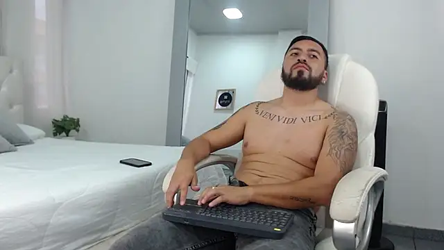 Snapshot of sebastian_colle chatting on March 2025 03:05:01 PM sebastian colle online show from March 2025 03:05:01 PM