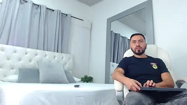 Snapshot of sebastian_colle chatting on March 2025 12:25:02 PM sebastian colle online show from March 2025 12:25:02 PM