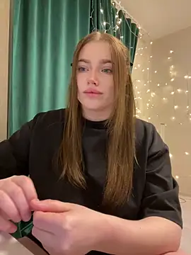 Snapshot of Milana_mil chatting on February 2025 08:36:01 PM Milana mil online show from February 2025 08:36:01 PM