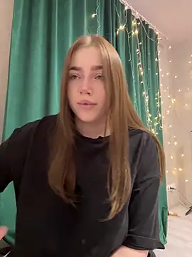 Snapshot of Milana_mil chatting on February 2025 04:53:01 PM Milana mil online show from February 2025 04:53:01 PM