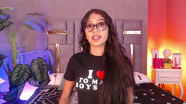 Tyla Ks online show from November 2025 07:36:02 PM